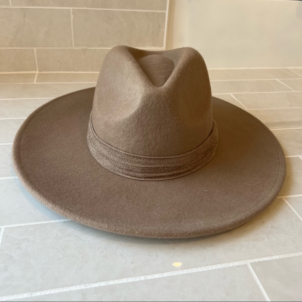 NWT Red Dress Boutique Tan Wide Brim Felt Hat
